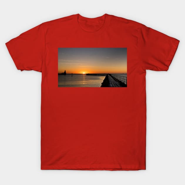 January sunrise at the mouth of the River Blyth - Panorama T-Shirt by Violaman